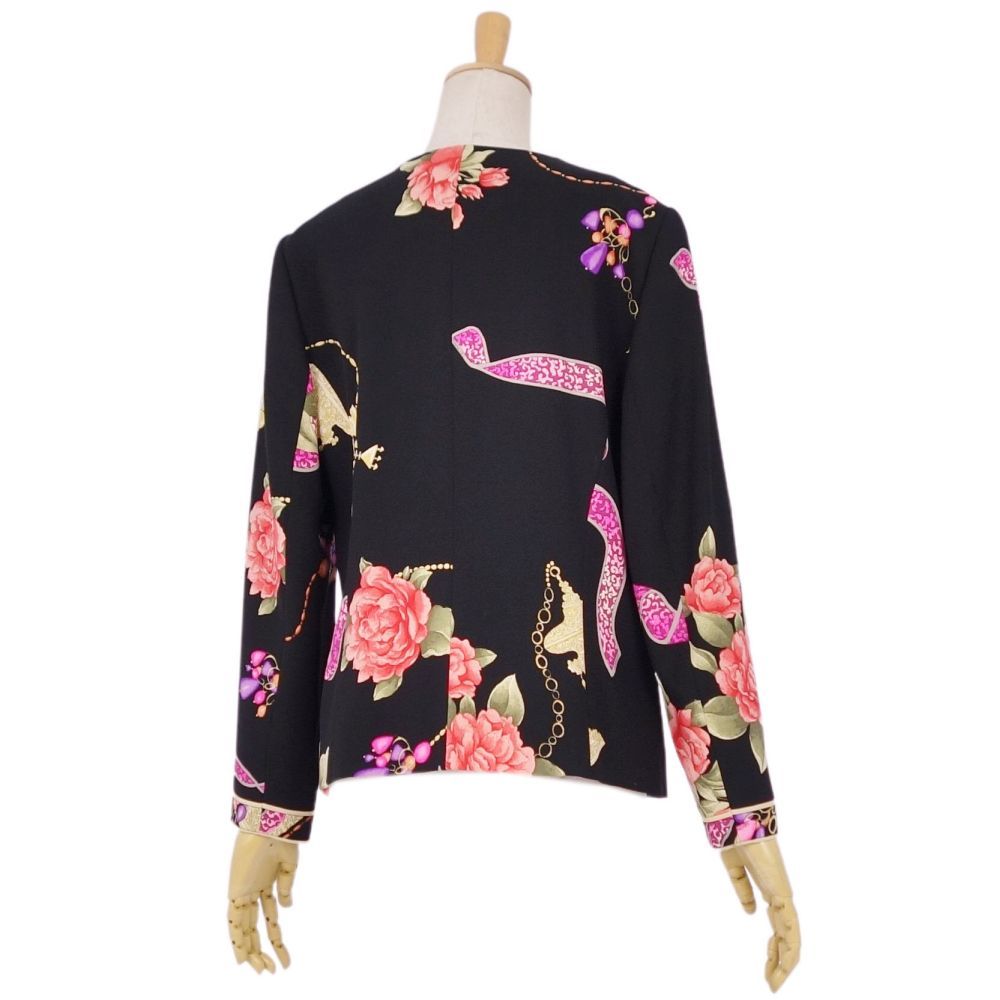 極美品 LEONARD レオナール フラワー釦モチーフ 1Bトリム ジャケット 極美品 レオナール LEONARD FASHION ジャケット ノーカラー 花柄