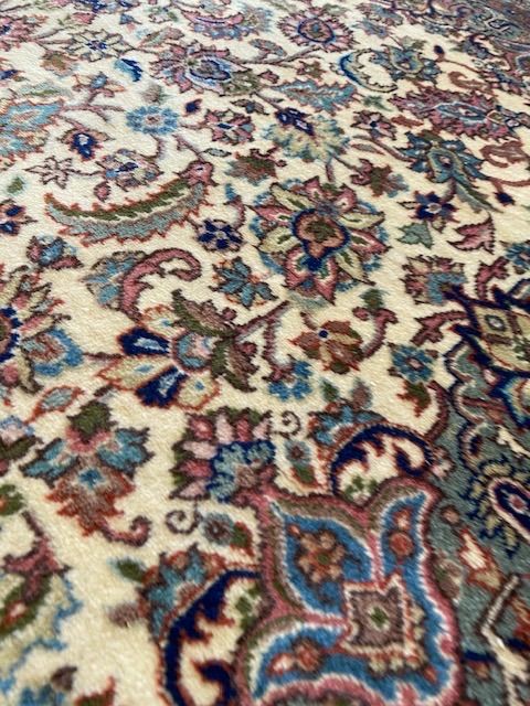 上絨毯700年の歴史イズニック柄皆様大満足のおすすめ絨毯