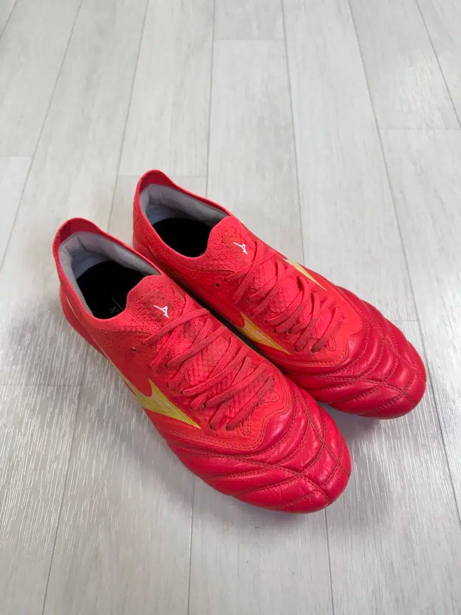 【雷市場（ポンジャン）商品韓国直送】 mizuno(ミズノ) モレリア ネオ 4 ベータ エリート MD 245