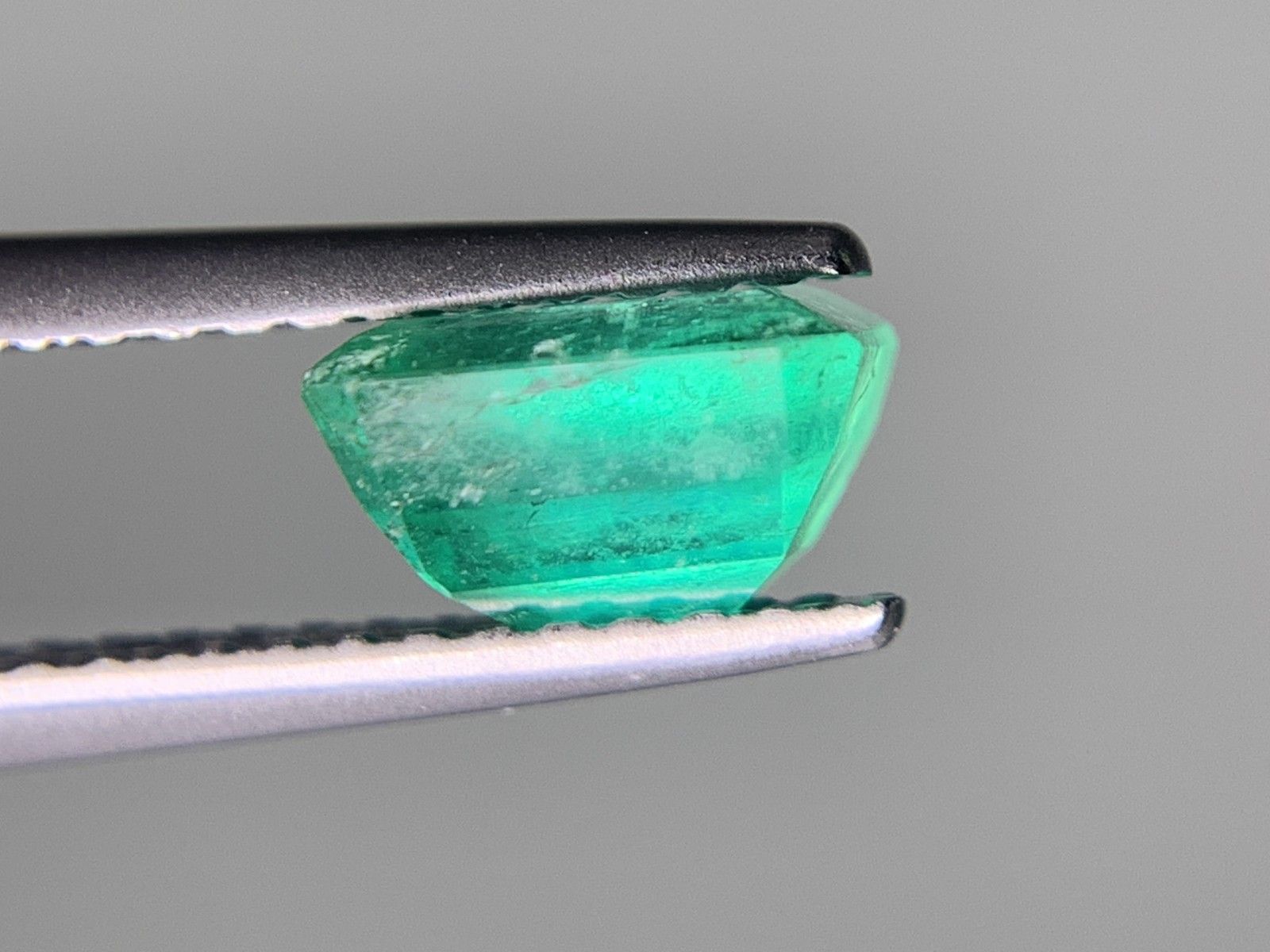 天然 エメラルド