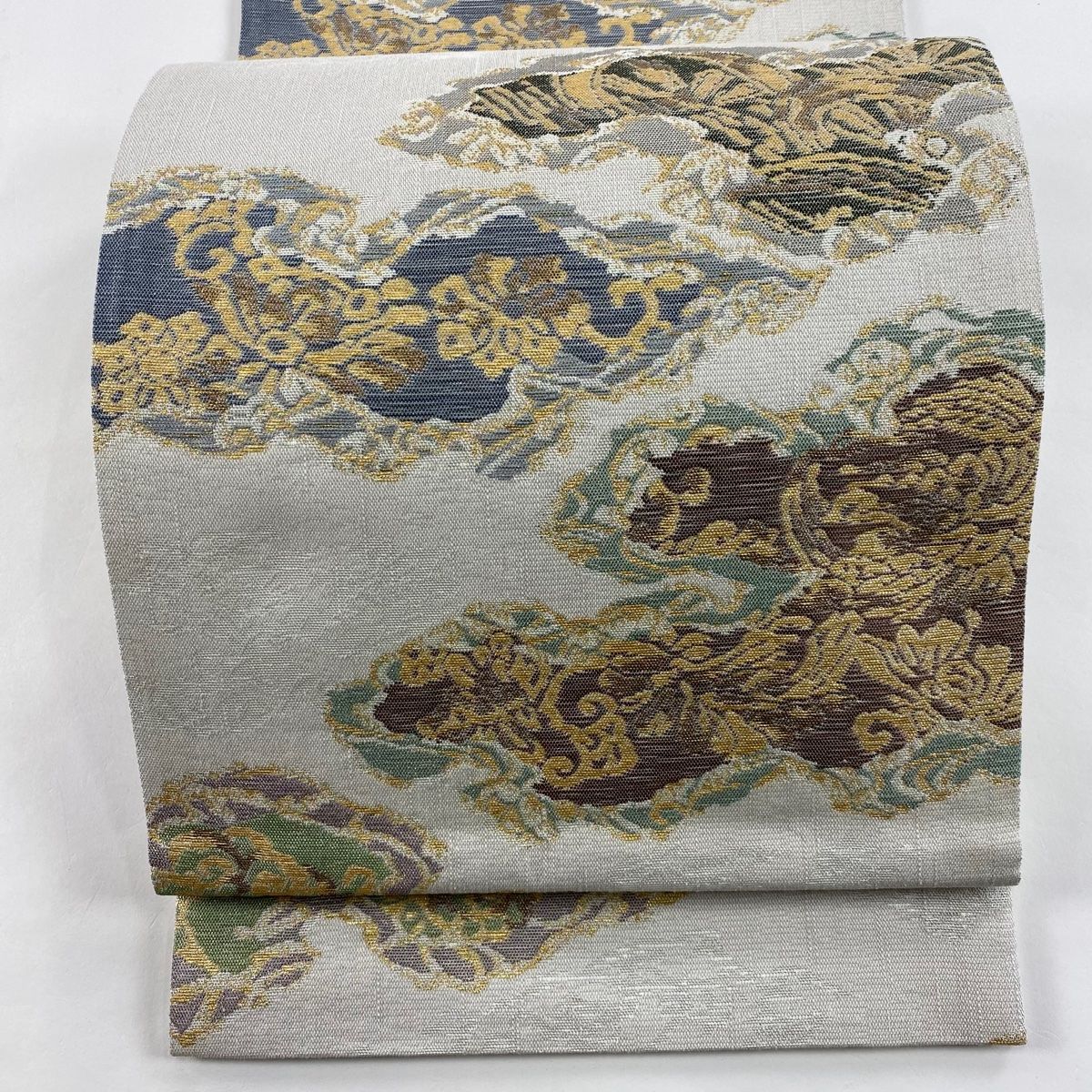 袋帯 美品 逸品 となみ織物 落款 悠金織 雲取 花鳥 金糸 箔 灰白 六通 正絹 【中古】 - メルカリ