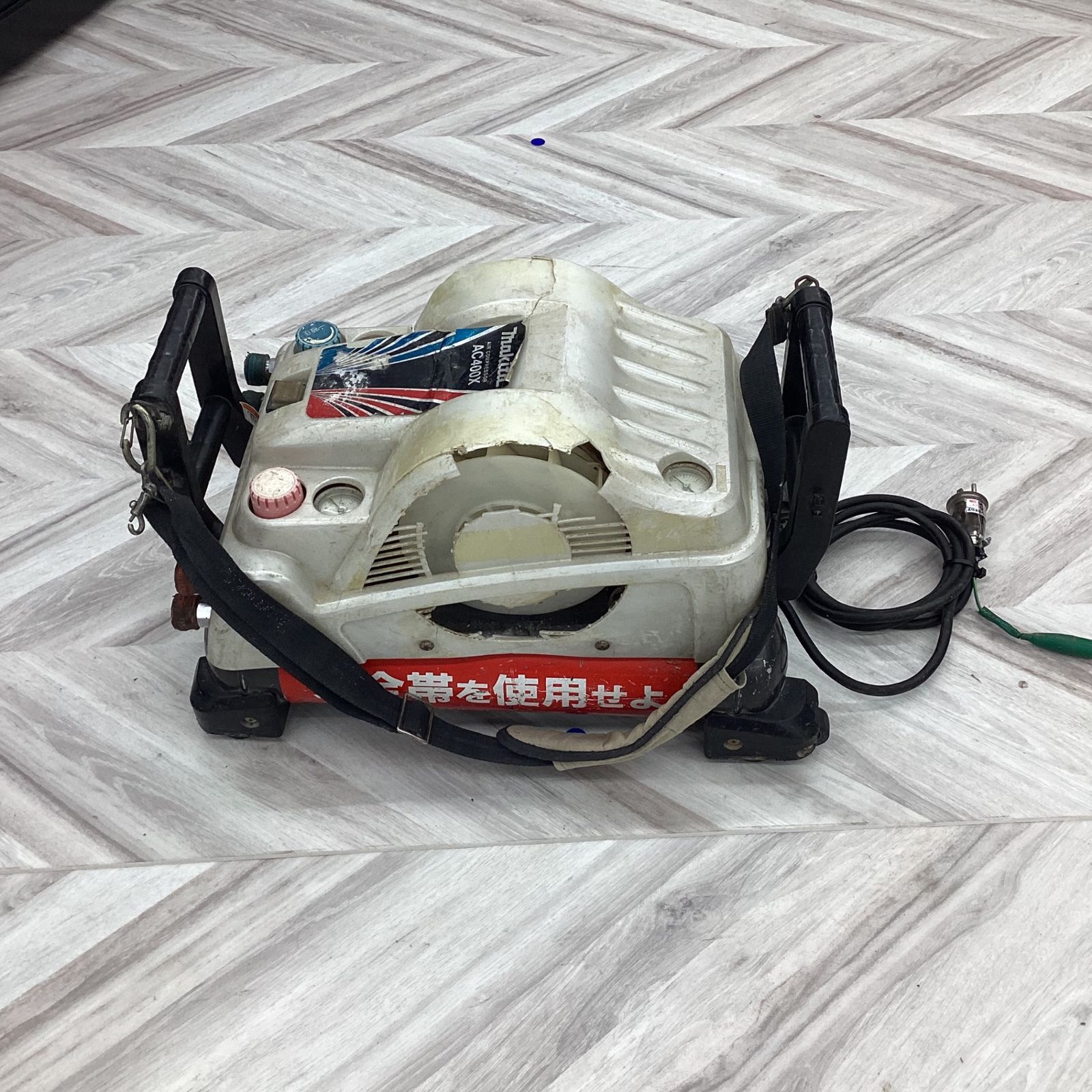 ☆マキタ(makita) エアコンプレッサー AC400XW【越谷店】 - メルカリ