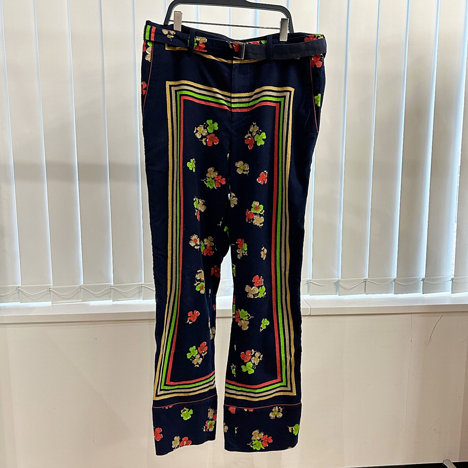 【送料関税込】sacai★フローラルプリント パンツ★ブラック sacai サカイ フローラルプリント パンツ - メルカリ