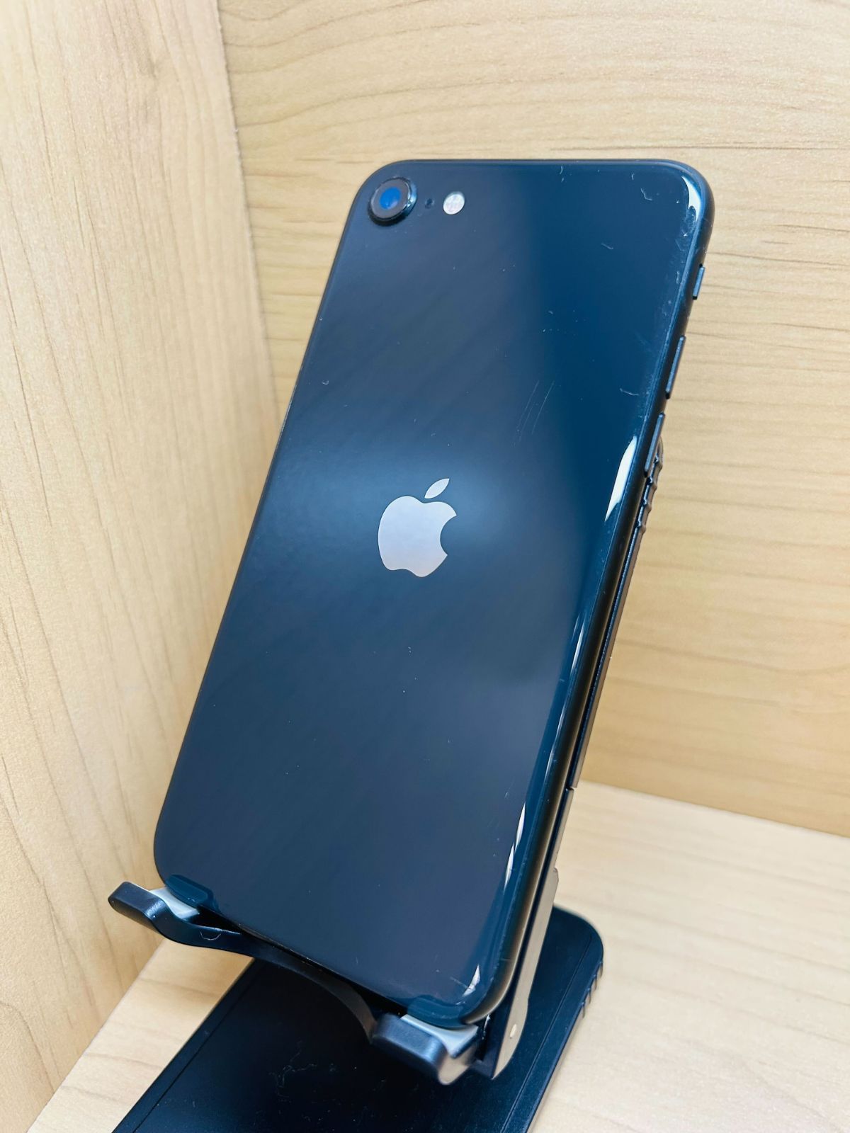 74099】【画面不良】【SIMロック解除済】iPhone SE 第2世代 64GB