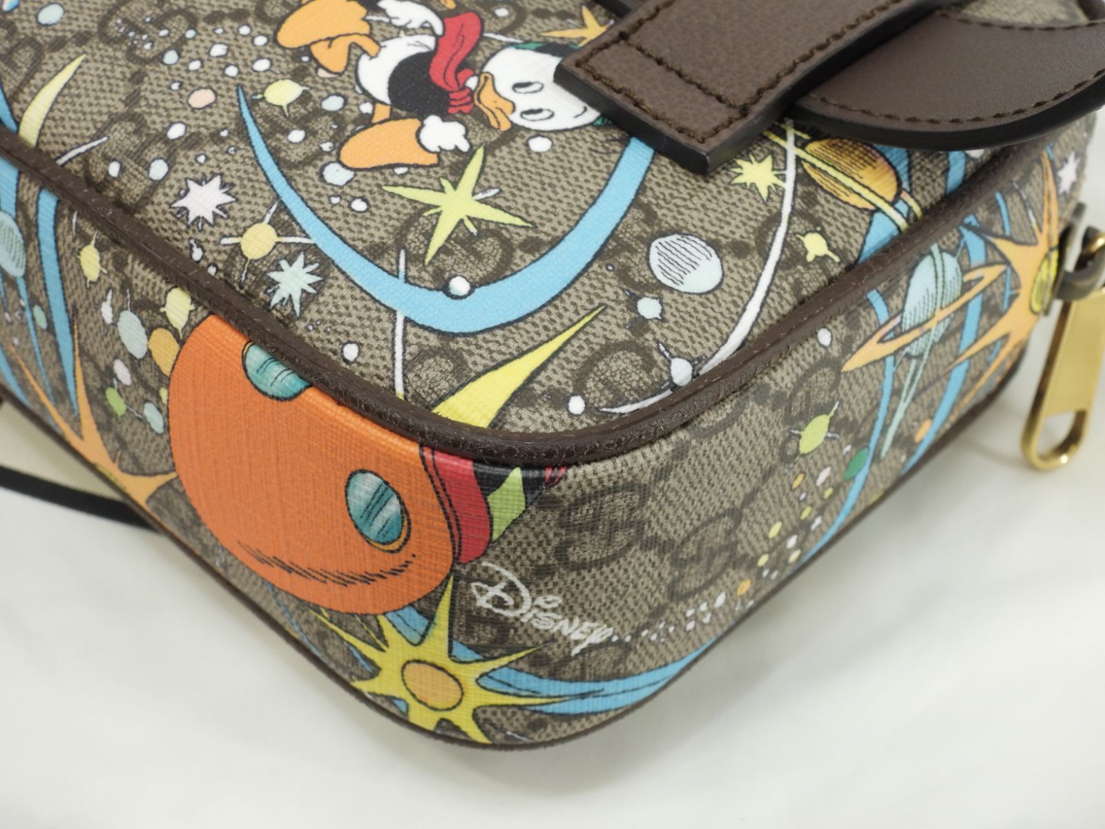 【限定品　ほぼ未使用】ディズニー ドナルドダック ボディバッグ グッチ ボディバッグ ドナルドダック オールドGG 限定ディズニー
