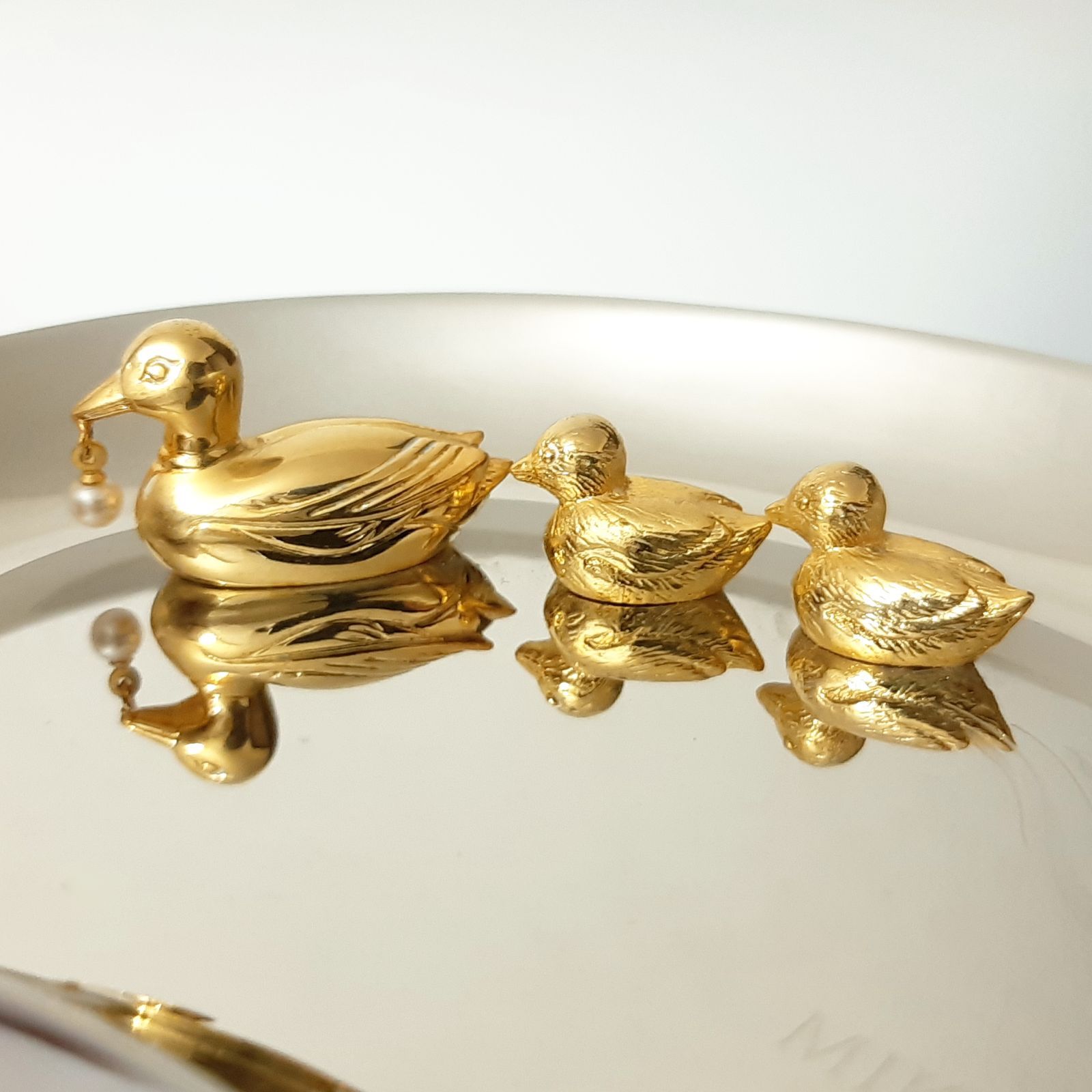 ベルギーアヒルヴィンテージ剥製 園芸ネット本店｜[棚卸セール]WooBia：座っているアヒルの子（H12204-1