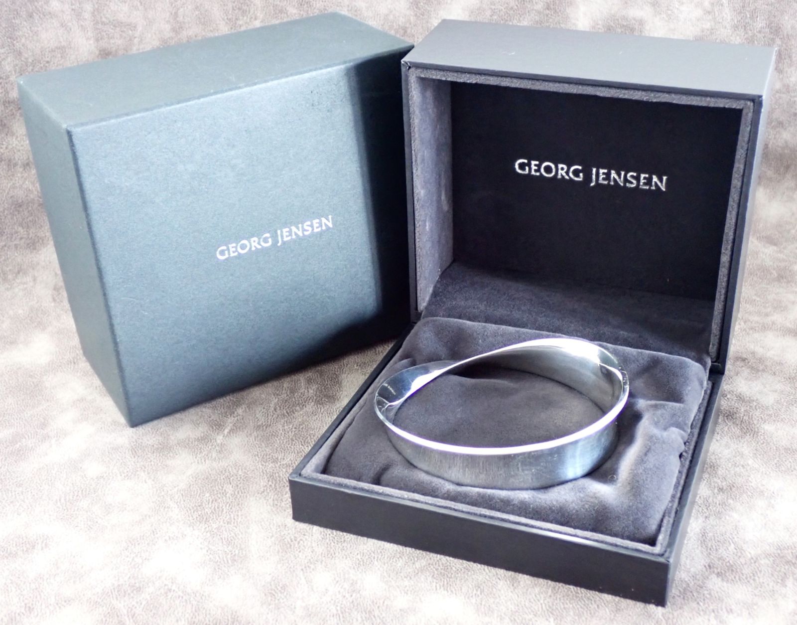 ✨ 【GEORG JENSEN ジョージ ジェンセン シルバーバングル】✨ 箱 