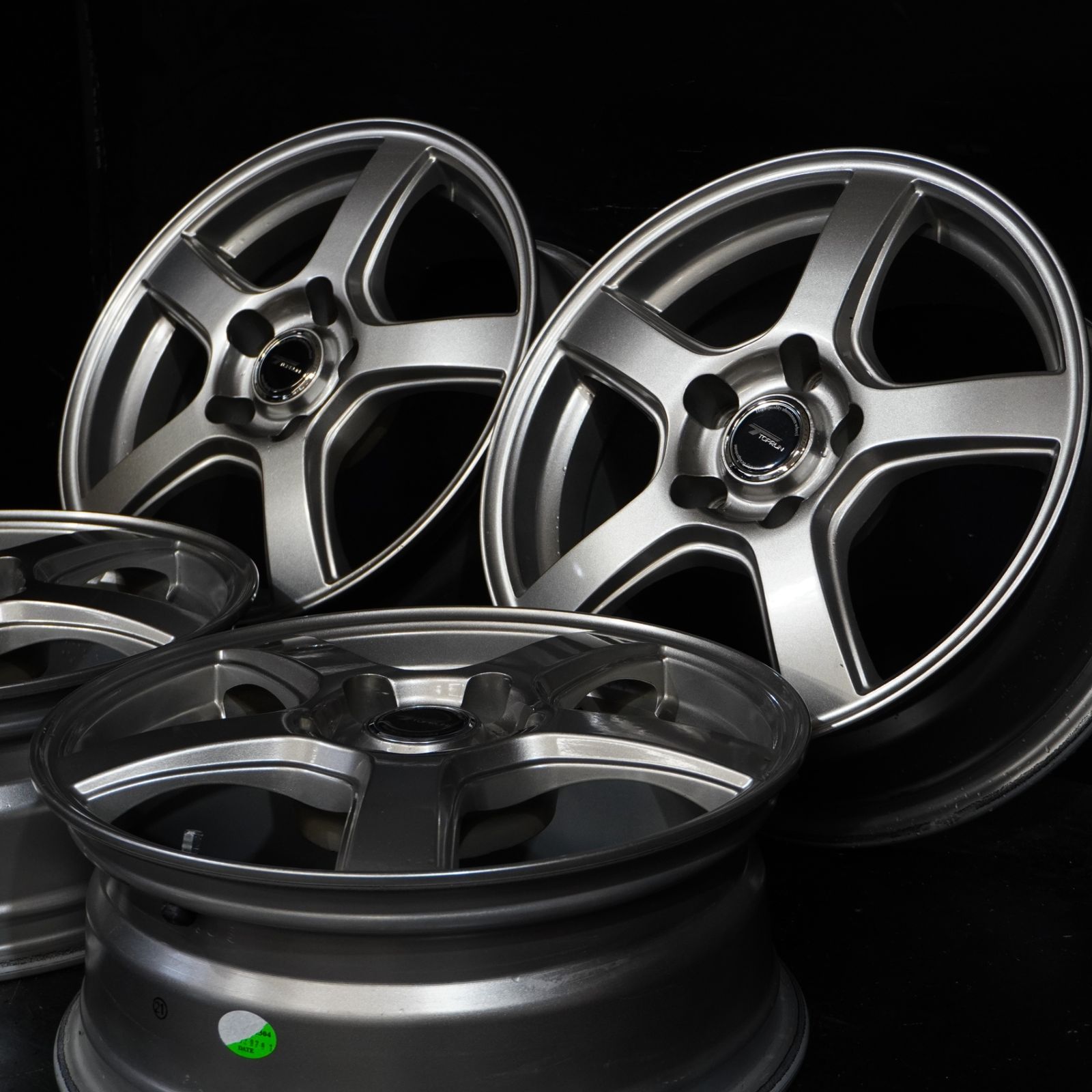 スタッドレス用に ブリヂストン TOPRUN 16×6.5J 38 114.3 5H 4本 アルファード ヴェルファイア ヤリスクロス プリウスα等