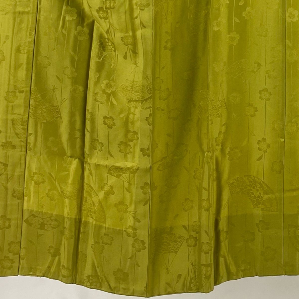 長襦袢 身丈138cm 裄丈68cm L 振袖用 地紋 鶯色 正絹 名品 【中古  