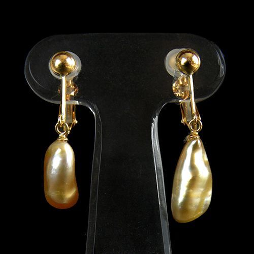 18K ナチュラル【ゴールド】カラー白蝶真珠 スイングピアス 18K ナチュラル【ゴールド】カラー白蝶真珠 スイングピアス