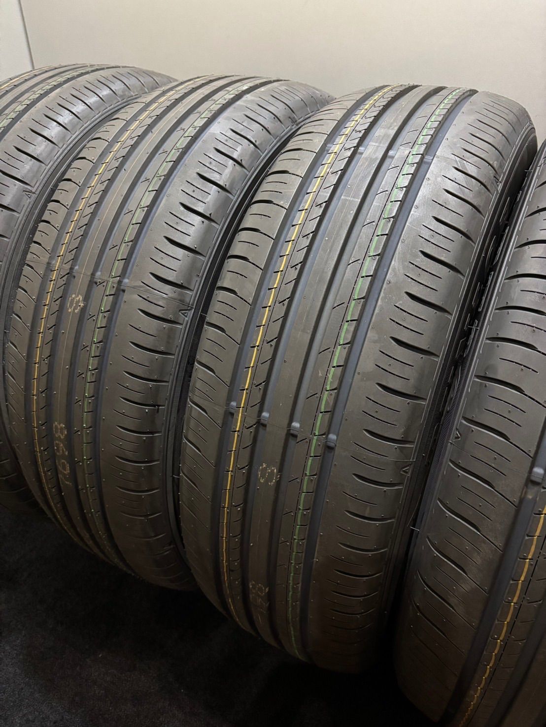 新車外し 2021年製 DUNLOP GRANDTREK PT30 225/60R18 18インチ 夏