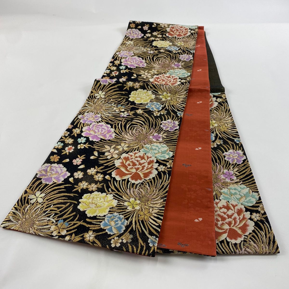 袋帯 美品 秀品 草花 牡丹 金糸 箔 黒 六通 正絹 【中古