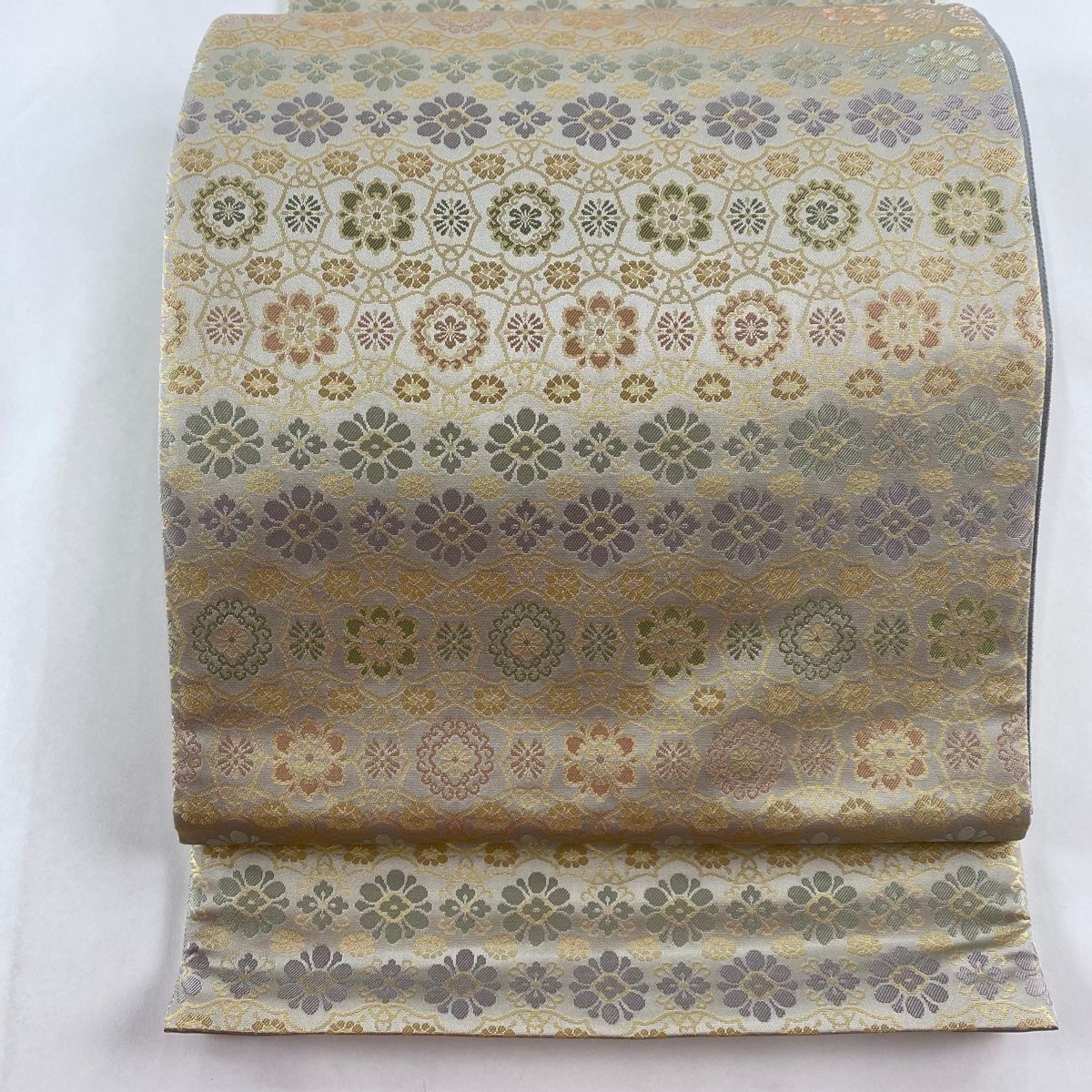 袋帯 美品 逸品 華文 草花 相良刺繍 汕頭刺繍 金色 六通 正絹 【中古