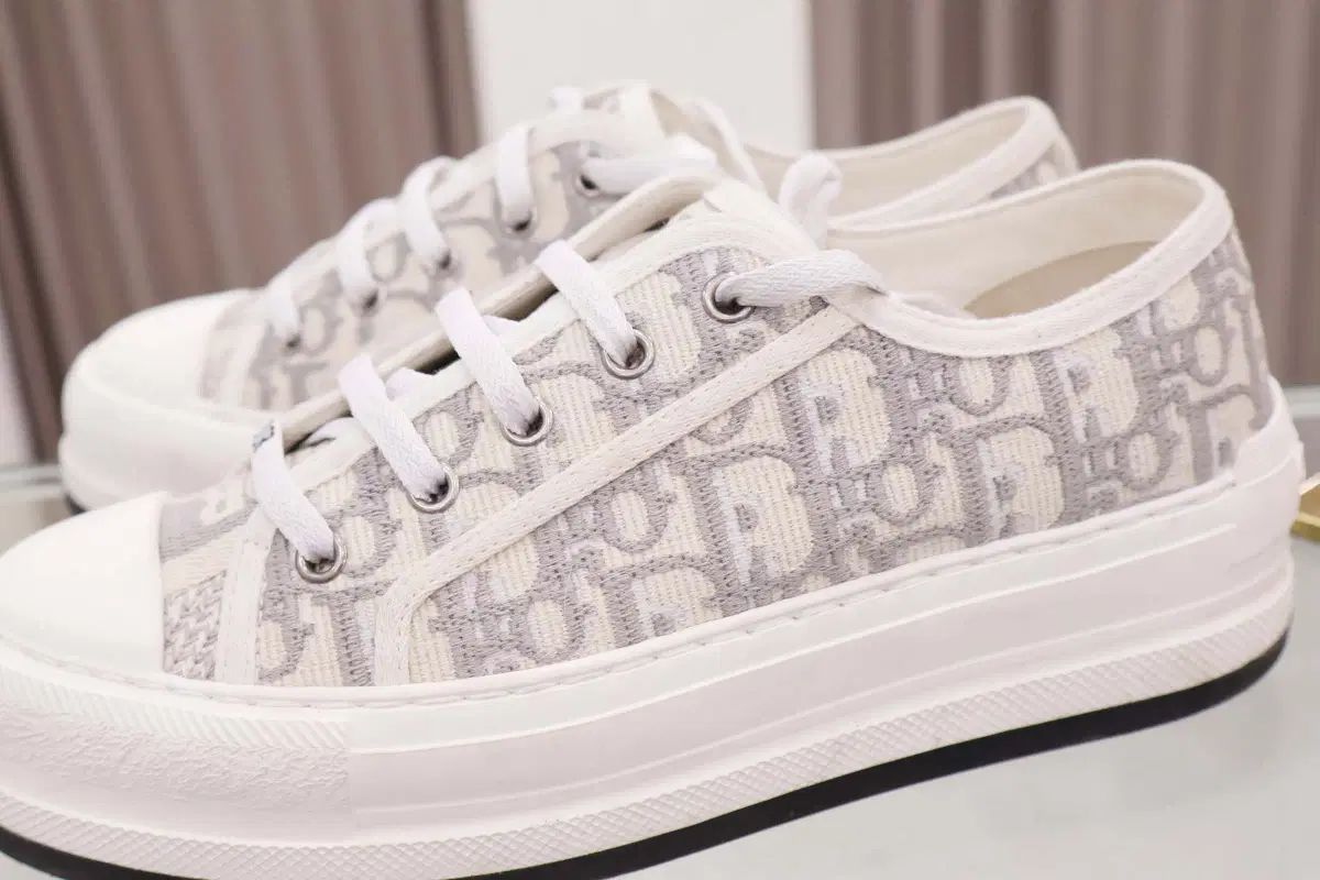 可愛いふわふわ♪【Dior】Walk'n'Dior オブリーク スニーカー 可愛いふわふわ♪【Dior】Walk'n'Dior オブリーク スニーカー