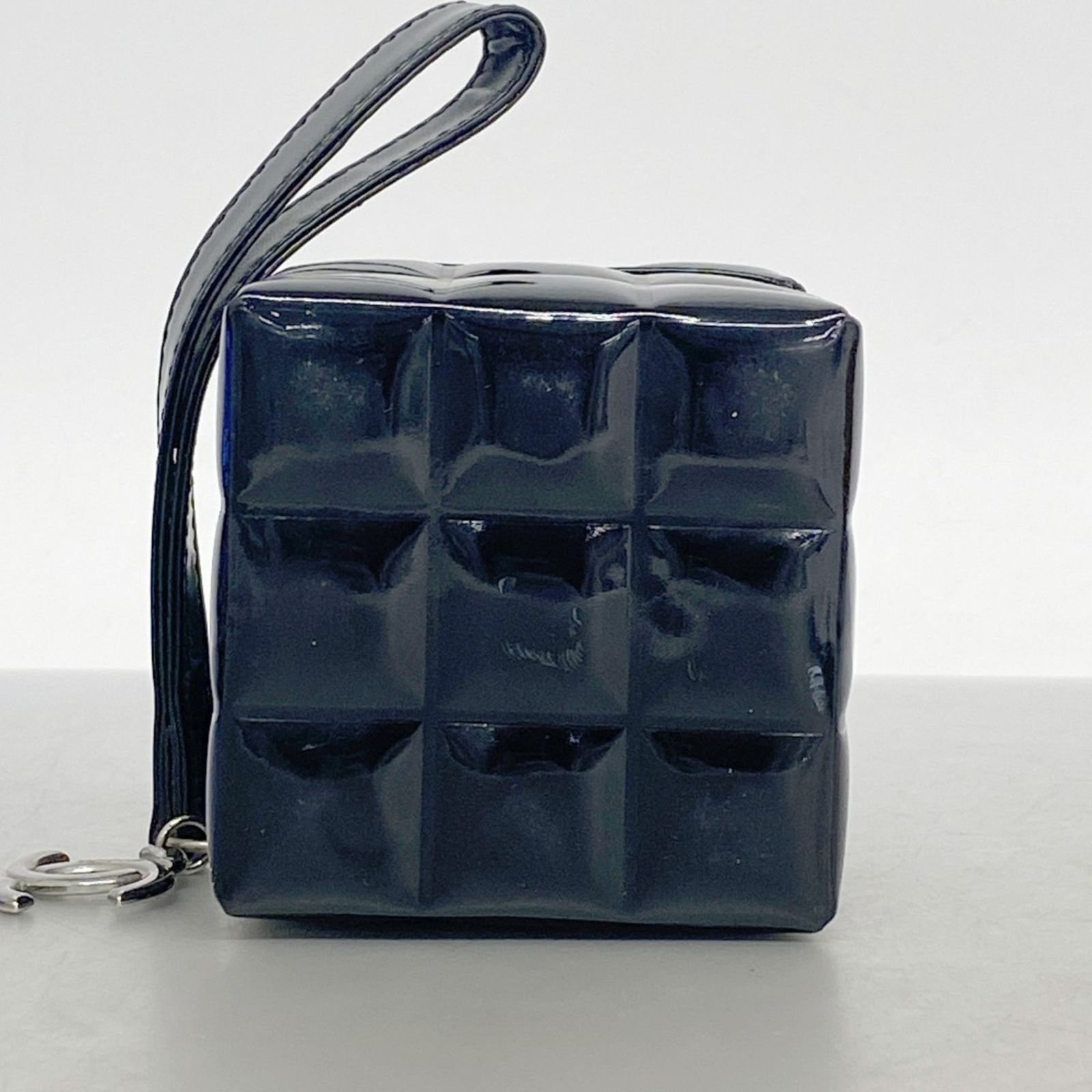 CHANEL シャネル チョコバーポーチ パテントレザー キューブ ブラック 黒 楽天市場】CHANEL シャネル チョコバー パテントレザー キューブ