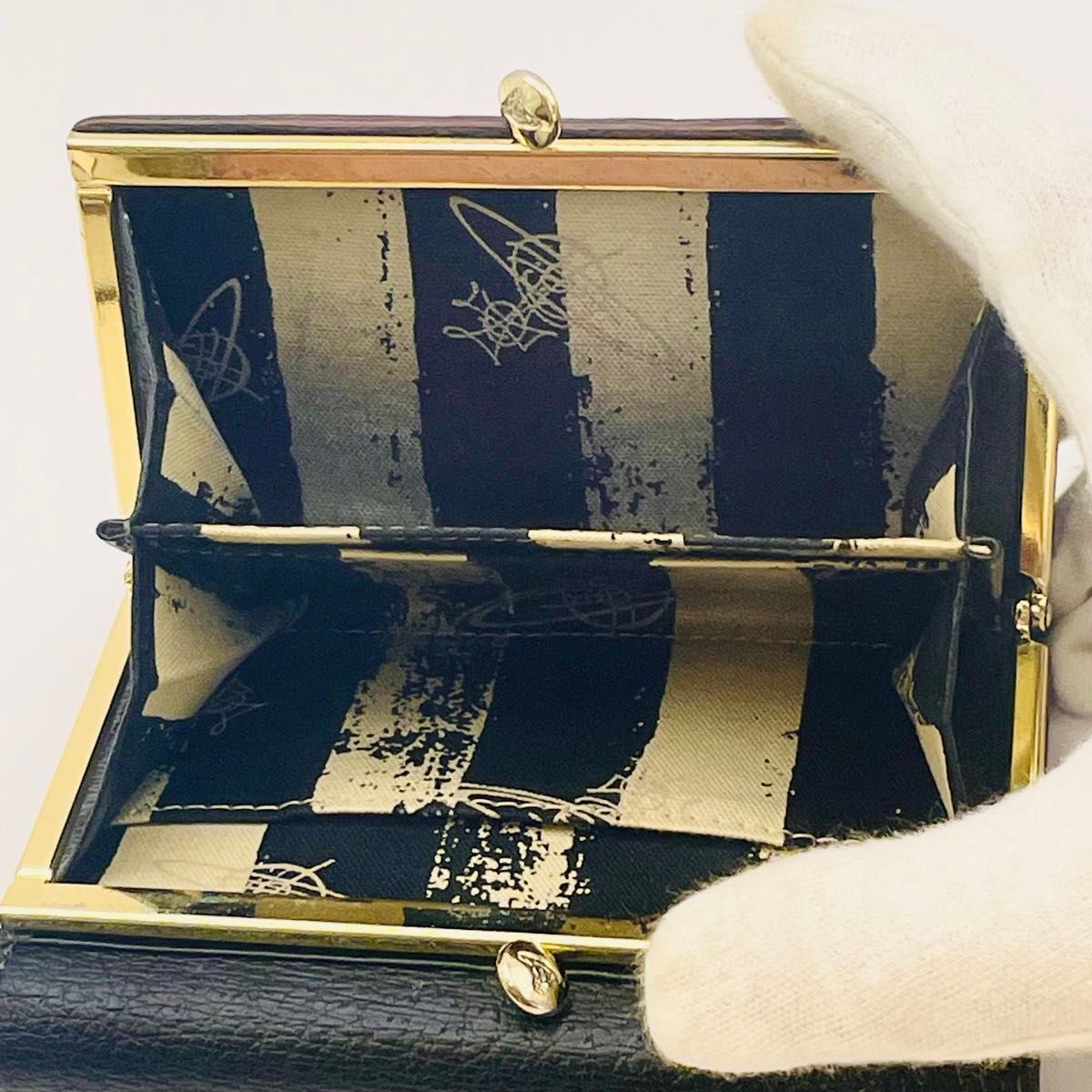 Vivienne Westwood オーブロゴ がま口 三つ折り財布 ブラック 楽天市場】Vivienne Westwoodヴィヴィアンウエストウッドレディース