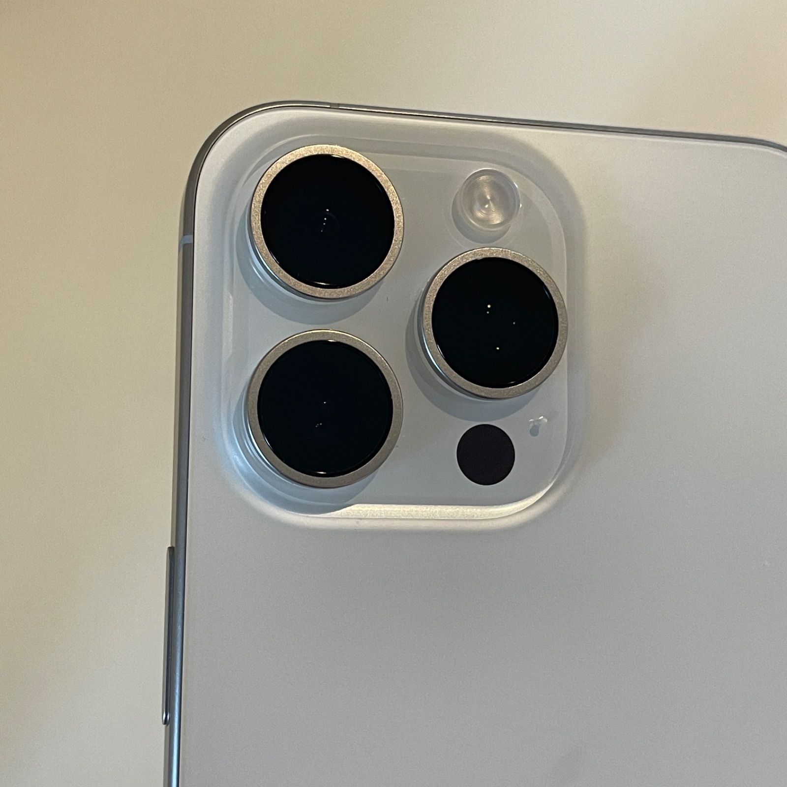 電池残量100% iPhone15 Pro Max 訳あり】iPhone15 Pro Max ホワイトチタニウム 256GB 電池残量