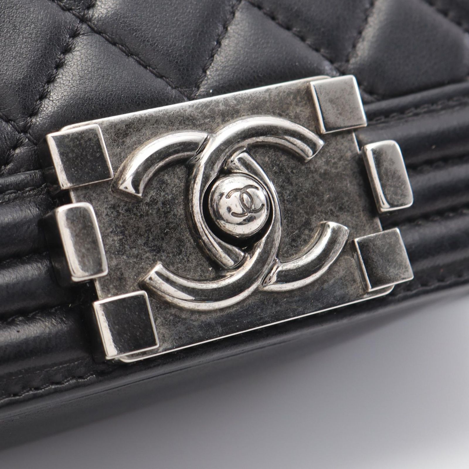 CHANEL ショルダーバッグ