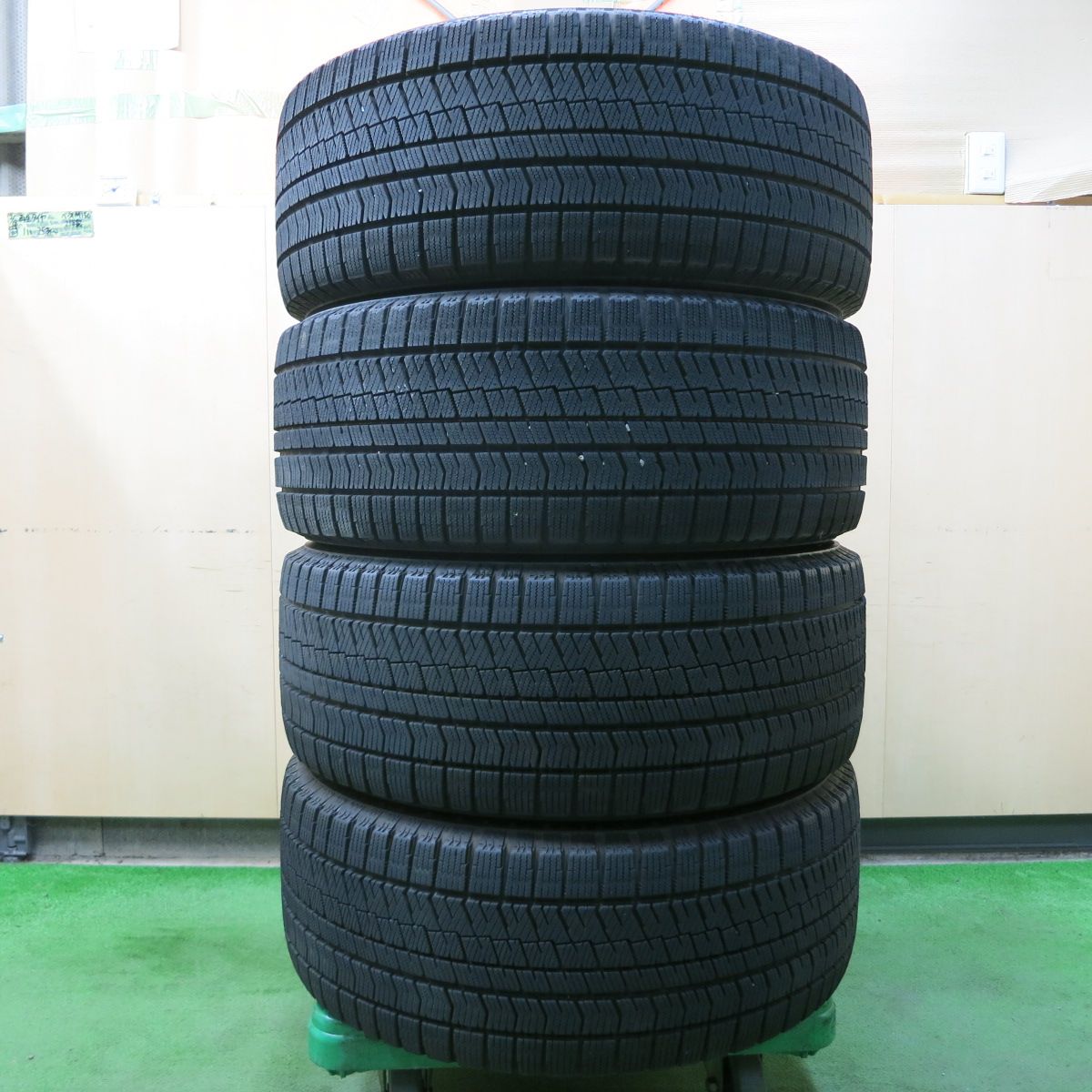 *送料無料*バリ溝！キレイ！9.5分★ベンツ BMW 等 AGA 245/50R18 スタッドレス ブリヂストン ブリザック VRX2 18インチ  PCD112/5H★3103007イス