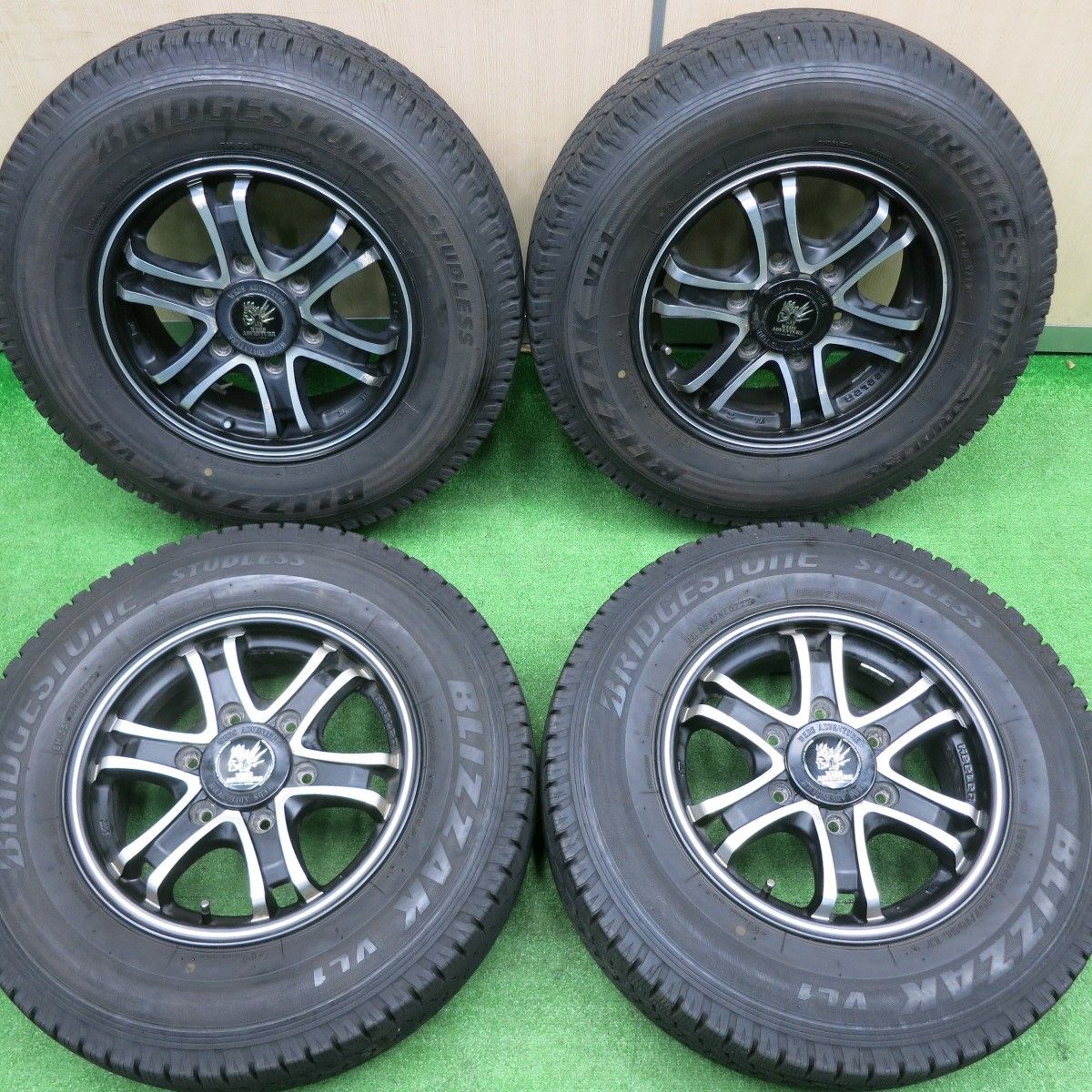 [送料無料] 4本価格！22年ハイエース等 スタッドレス WEDS ADVENTURE 195/80R15 107/105L ブリヂストン ブリザック VL1 PCD139.7/6H4103003NJス
