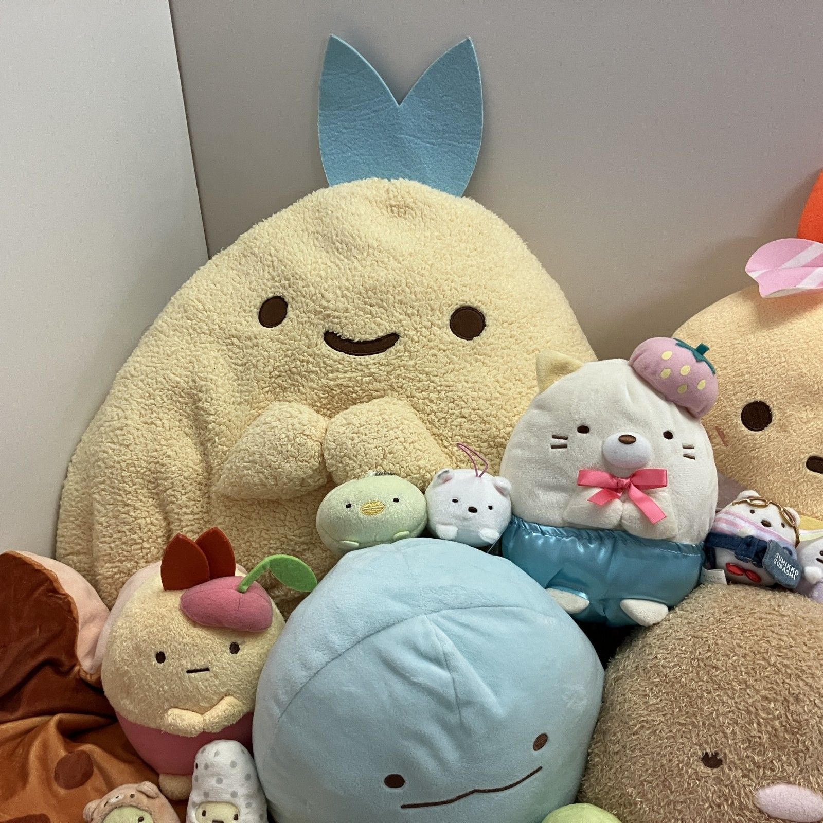 Yahoo!オークション -「すみっコぐらし すずめ」(ぬいぐるみ) の落札