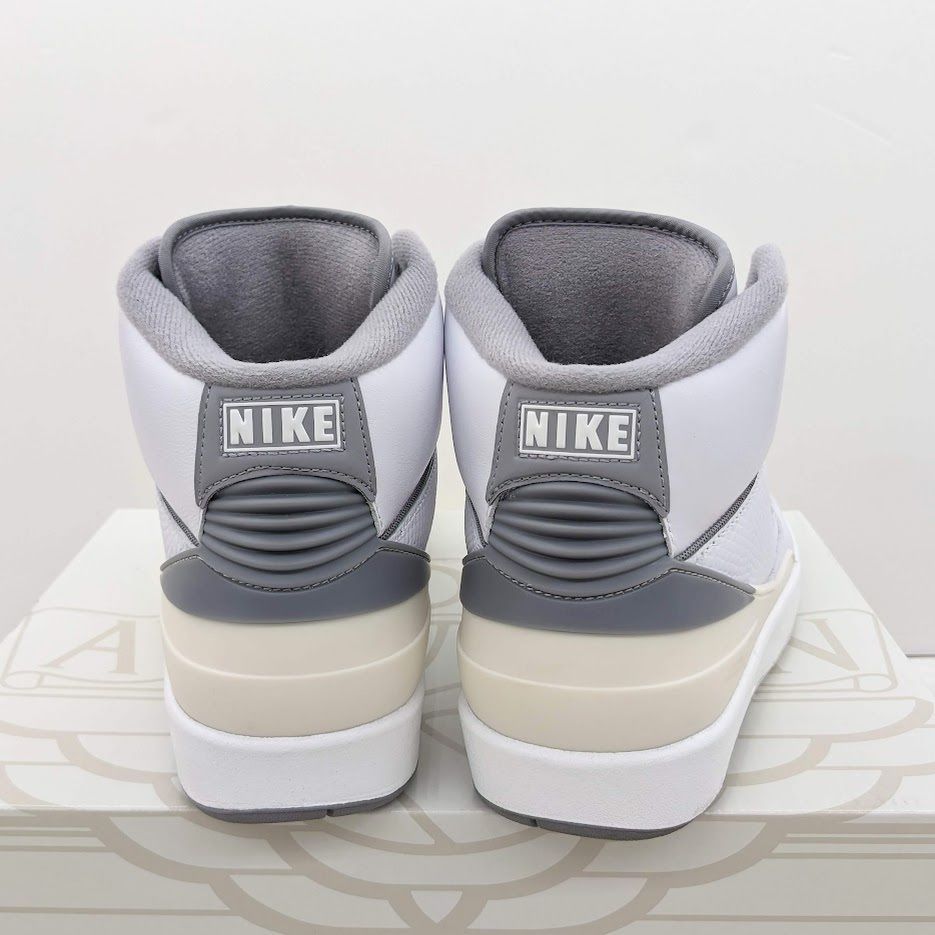 美品 Nike Air Jordan 2 White and Cement Grey ナイキ エアジョーダン2 ホワイト アンド セメントグレー  DR8884-100