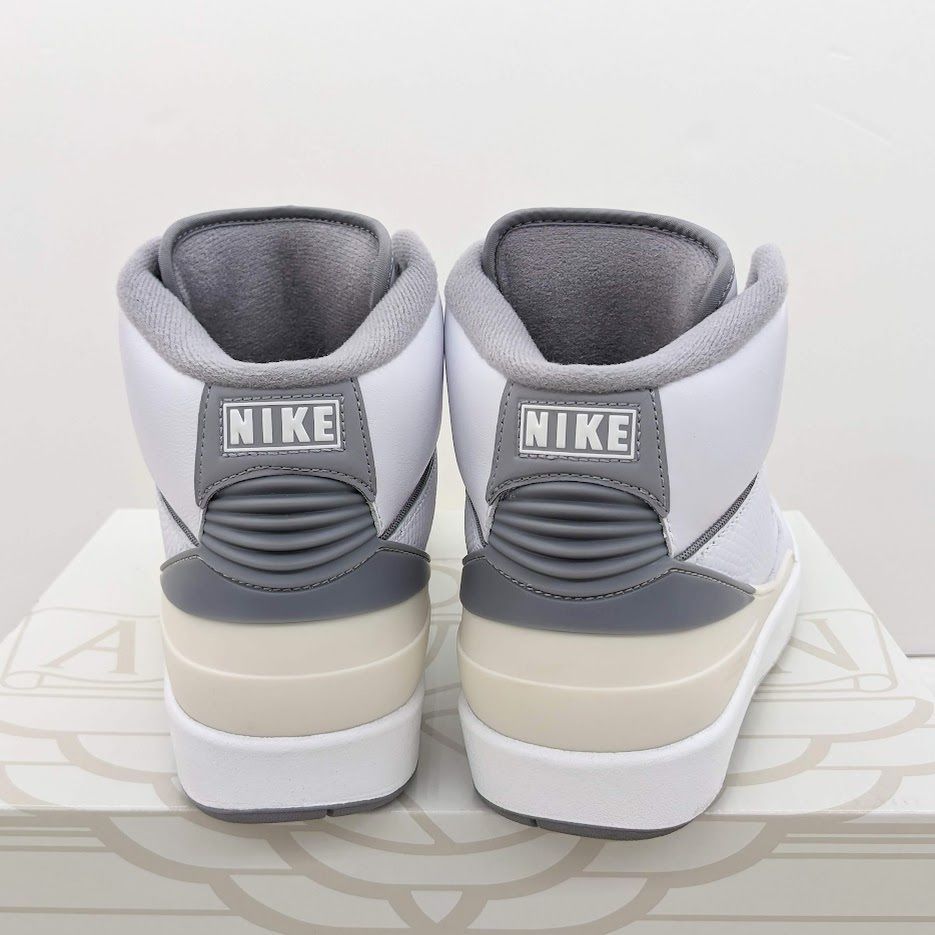 美品 Nike Air Jordan 2 White and Cement Grey ナイキ エアジョーダン