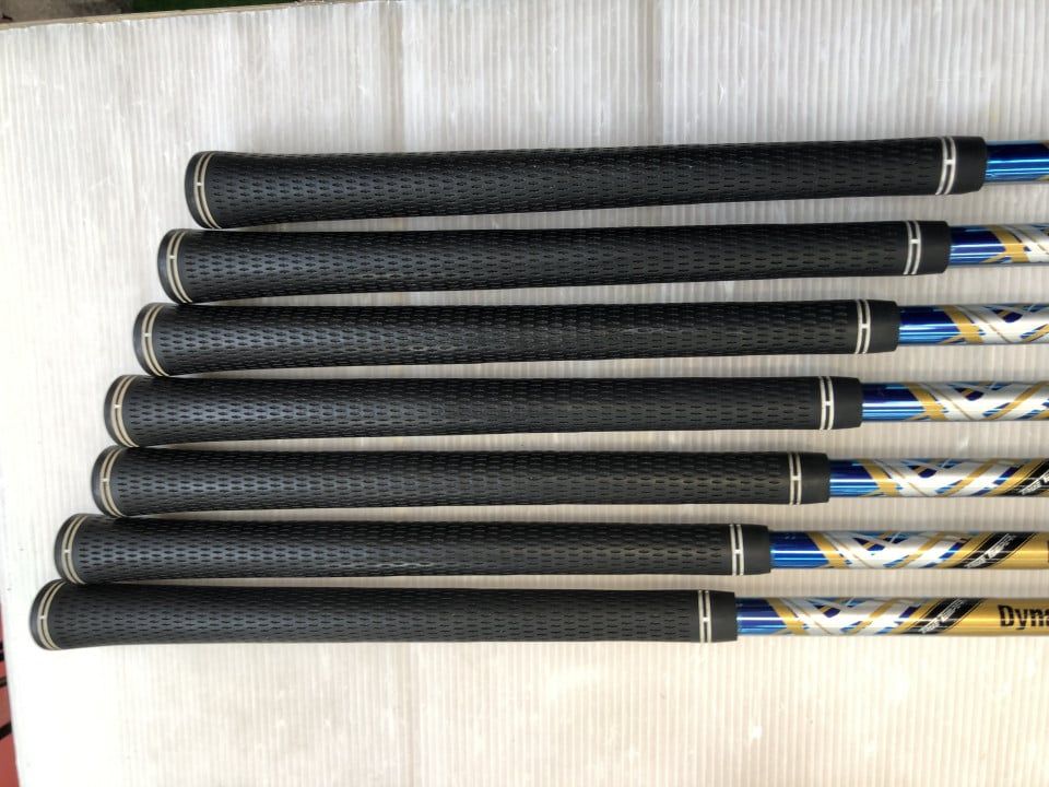 即納】スリクソン Z945 | S200 | ﾀﾞｲﾅﾐｯｸｺﾞｰﾙﾄﾞ ﾂｱｰｲｼｭｰ ﾃﾞｻﾞｲﾝ