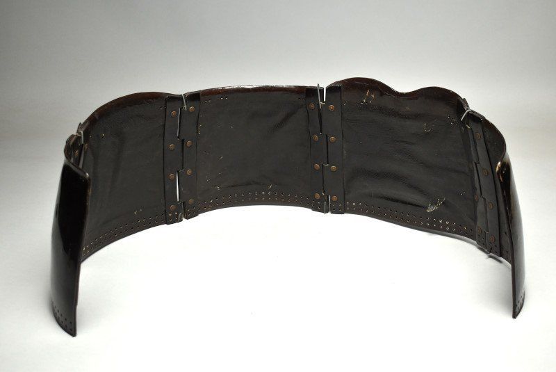 昔の鎧、鉄製 鉄錆地紺糸威瑠璃斎胴具足(てつさびじこんいとおどしるりさいどう