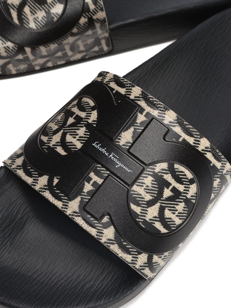 【FERRAGAMO】ロゴ刺繍スライド Salvatore Ferragamo (サルヴァトーレフェラガモ) ガンチーニ