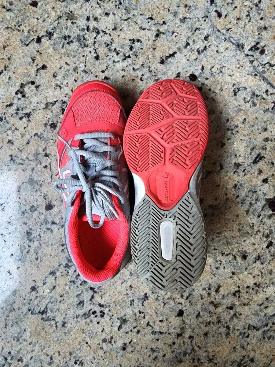 アルテンゴ テニスシューズ ( 220 ）