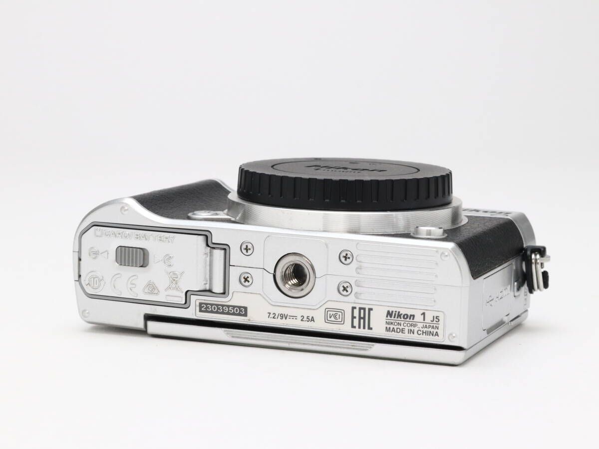 C- (実用品) Nikon ニコン 1 J5 シルバー ボディ シャッター数