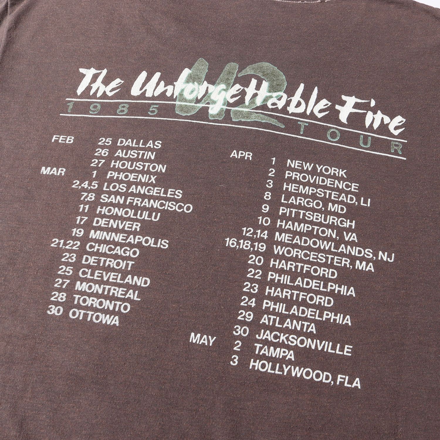 Vintage Rock Item ヴィンテージロックアイテム 80s U2 The Unforgettable Fire 1985 TOUR クルーネック Tシャツ CHED by Anvilボディ / USA製 チャコール 詳細参照(L位) トップス カットソー 半袖 バンド  【メンズ】