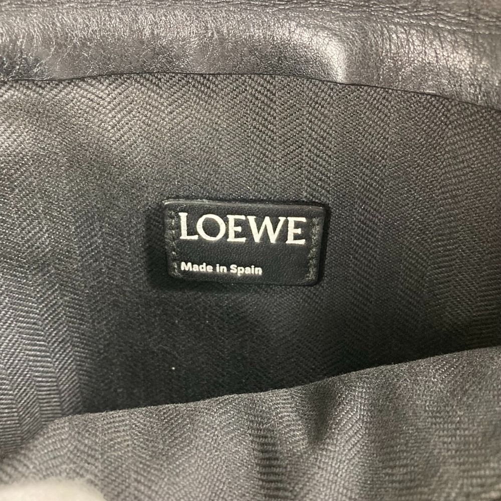 LOEWE ロエベ クラッチバッグ アナグラム ロゴ Tポーチ レザー