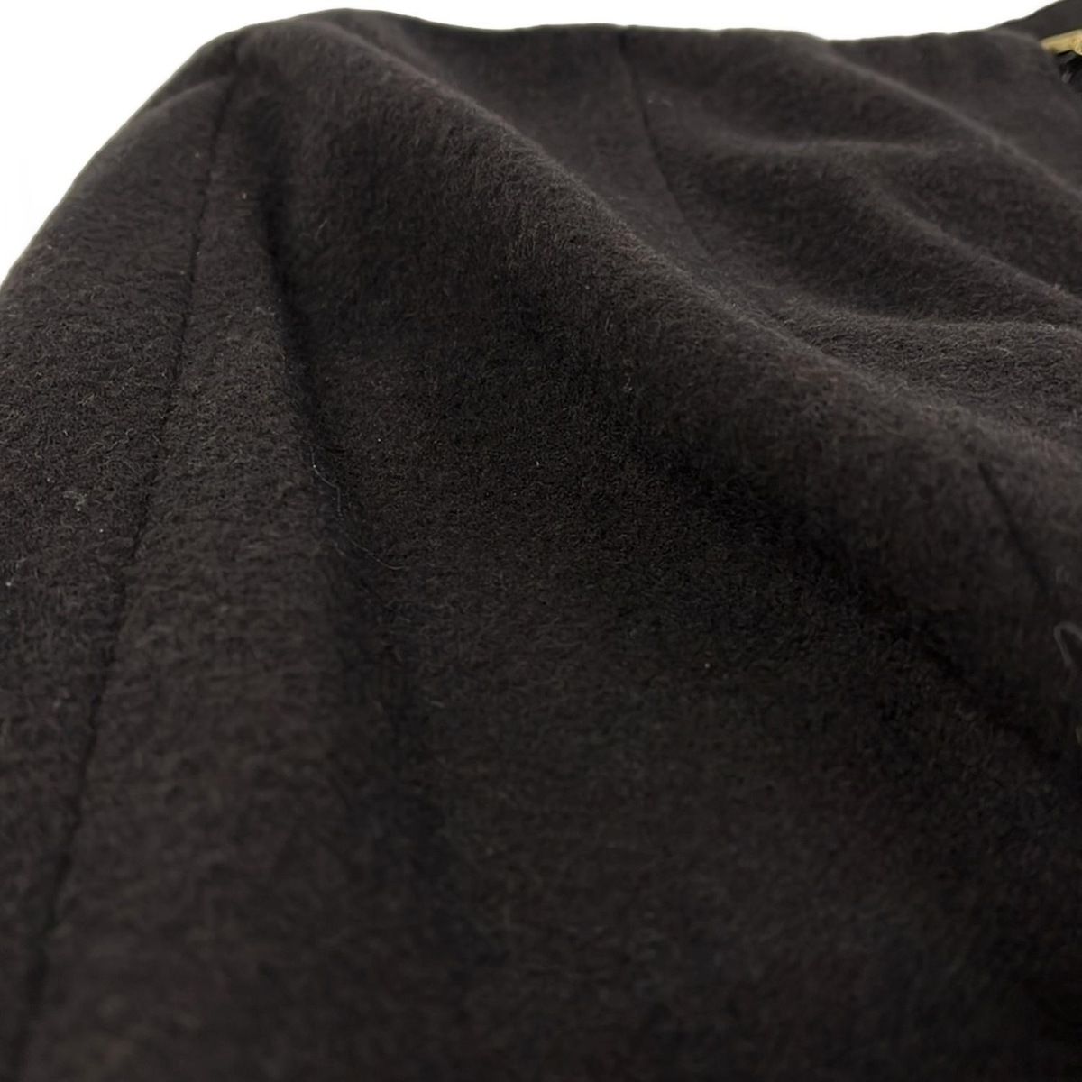 ダークブラウン