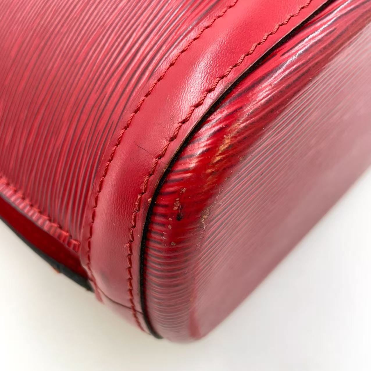 Louis Vuitton 　エピ　リュサック　赤　美品 楽天市場】ヴィトン エピ リュサックの通販