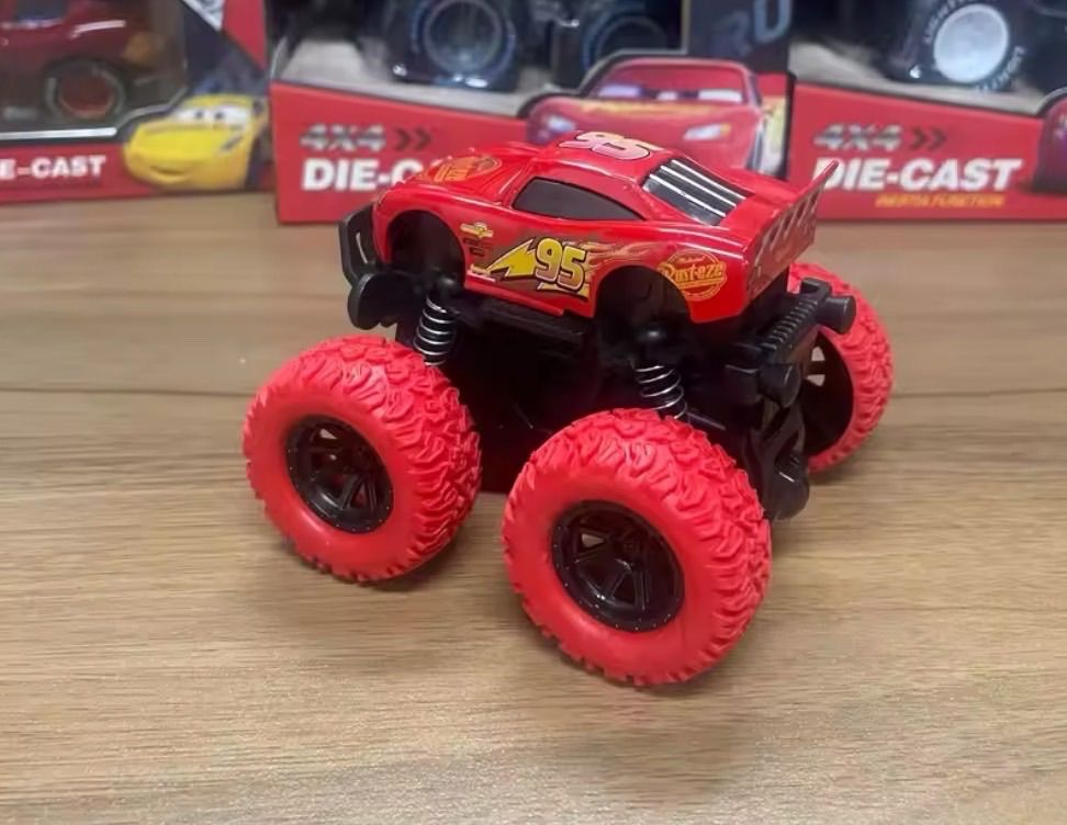 新品未使用 ディズニー カーズ 巨大モンスタートラック