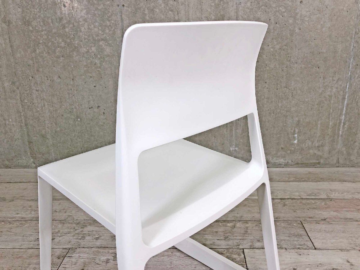 EBC14 展示品 vitra ヴィトラ Tip Ton ホワイト 4.2万 Tip Ton RE / ティプ トン RE | Official Vitra® Website JP