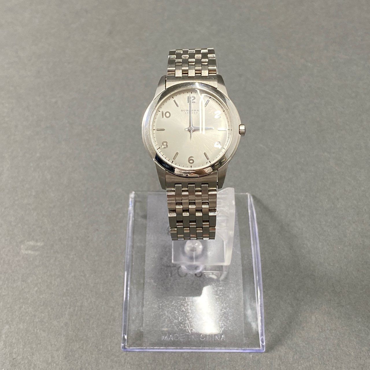 h1-4 BURBERRY LONDON バーバリー ロンドン クォーツ腕時計 シルバー 