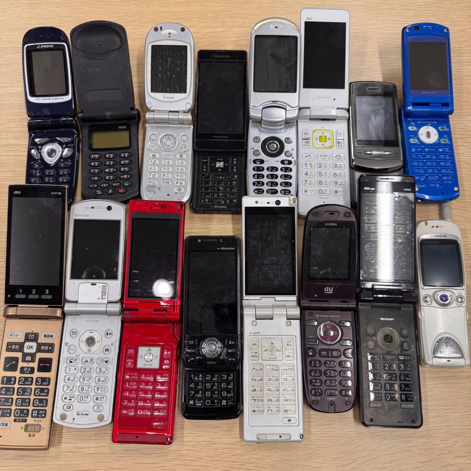 スマートフォン・携帯電話 ガラケー 携帯まとめ売り ジャンク品 計32台