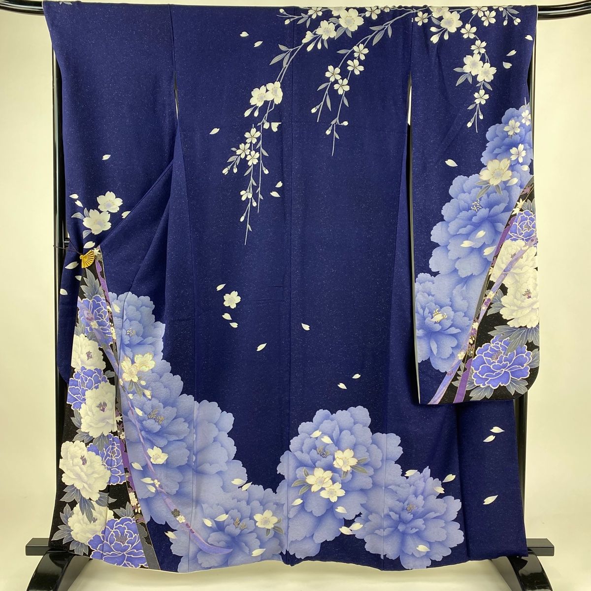 振袖 身丈161cm 裄丈69.5cm L 袷 牡丹 桜 銀通し 金彩 紺色 正絹