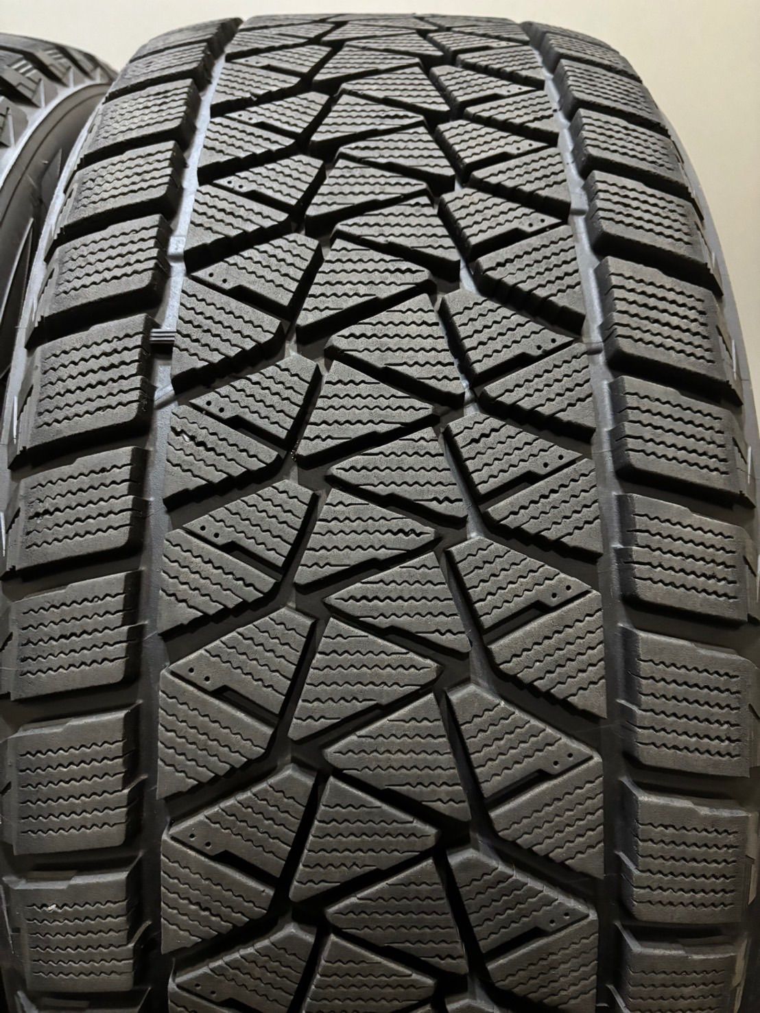 倉庫 275 45R20 BRIDGESTONE DM-V2 17年製 スタッドレス 4本 ブリヂストン ブリザック XC90 X5 X6 カイエン 南10-K269