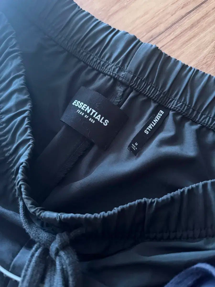 FEAR OF GOD フィアオブゴッド ESSENTIALS エッセンシャルズ トラックパンツ CAMPINGPARCCENTRAL_COM