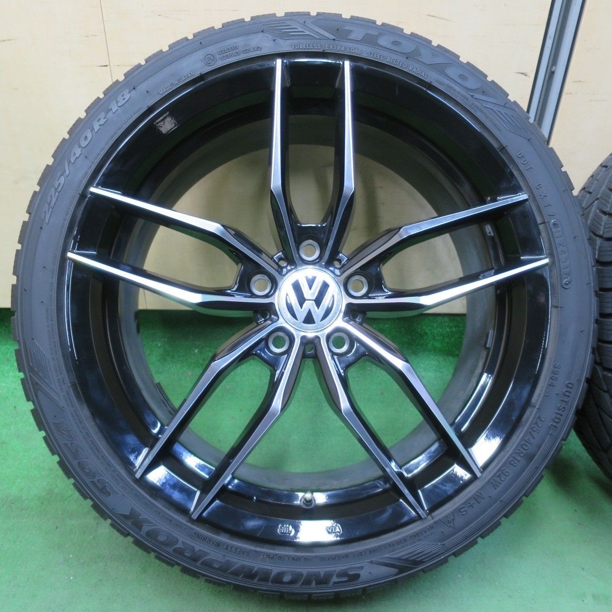 バリ溝！9.5分☆ワーゲン 等 Luxury wheels Sharp Blade 225/40R18