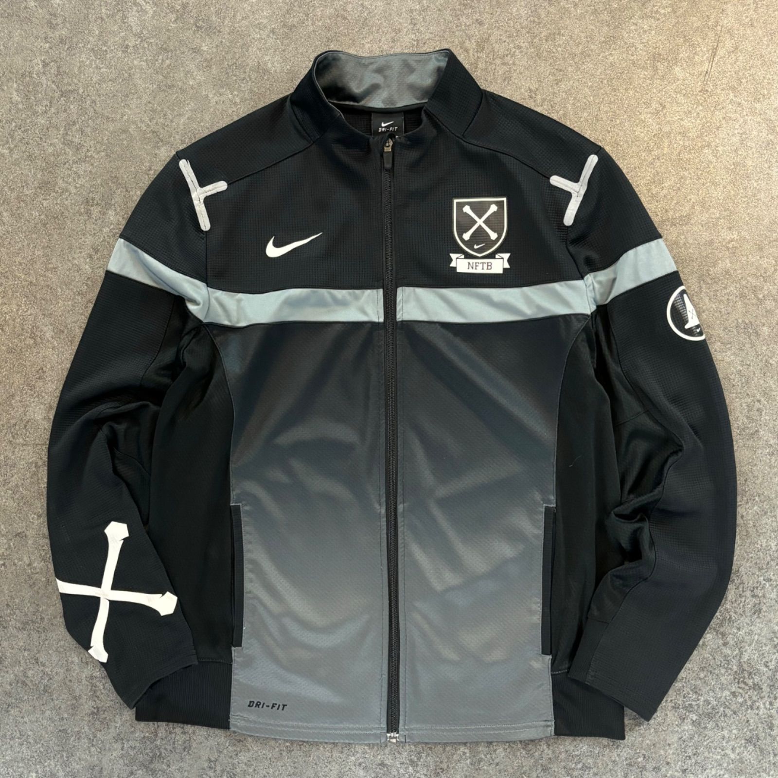 ほぼ新品❗️NIKE ジャージ ナイロン ナイキ｜パンツ
