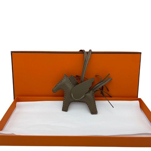 【新品未使用】【メルカリ最安値】HERMES ペガサス　PM ソーエトゥープ HERMES エルメス ペガサスチャーム PM ソーエトゥープ W刻印