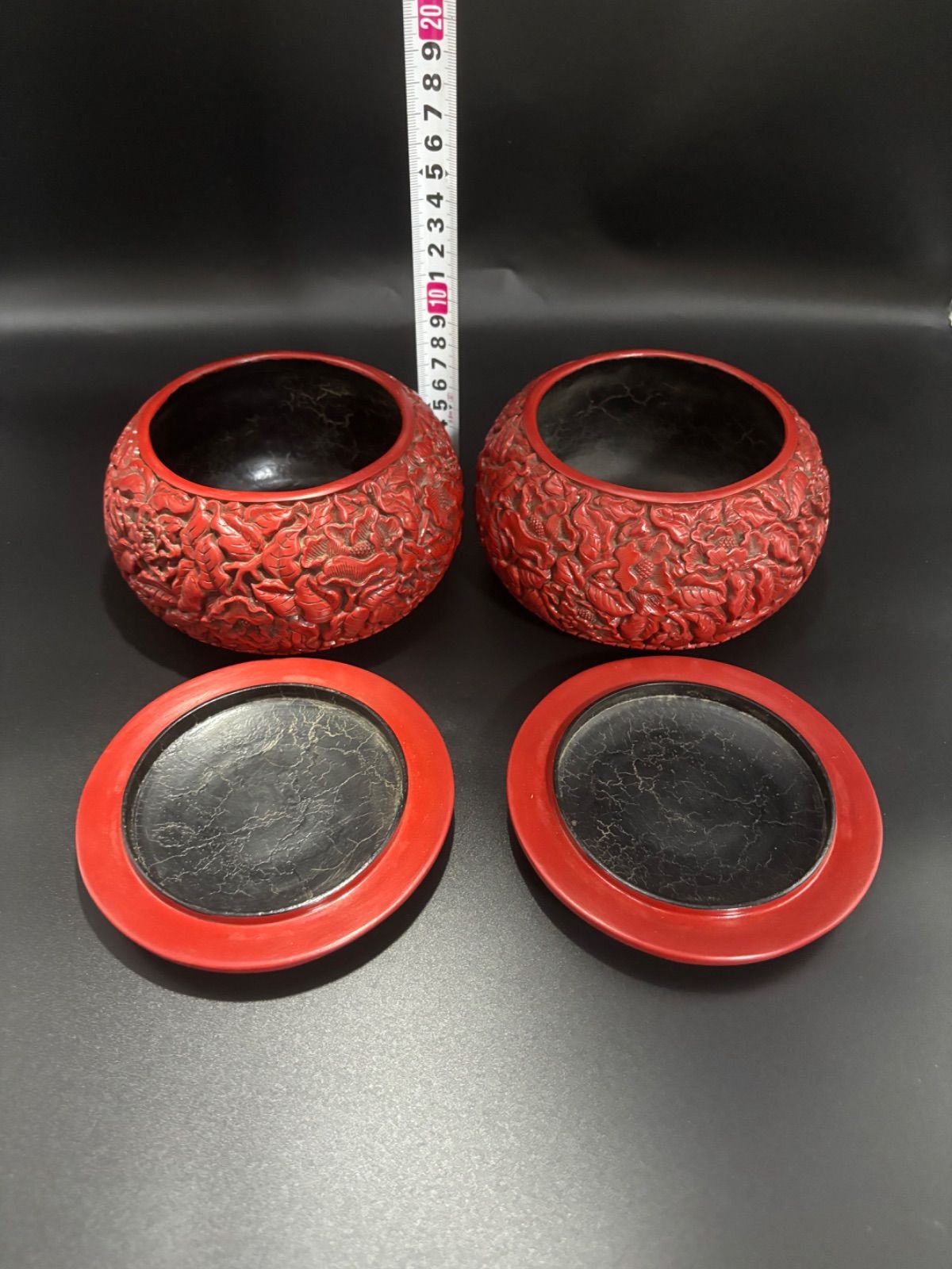 中国古美術・宮廷の御蔵品・純手描きの金粉彩磁器の壺・儲物缶・漆箱付・置物・案頭 中国古美術・宮廷の御蔵品・純手描きの金粉彩磁器の壺・儲物缶・