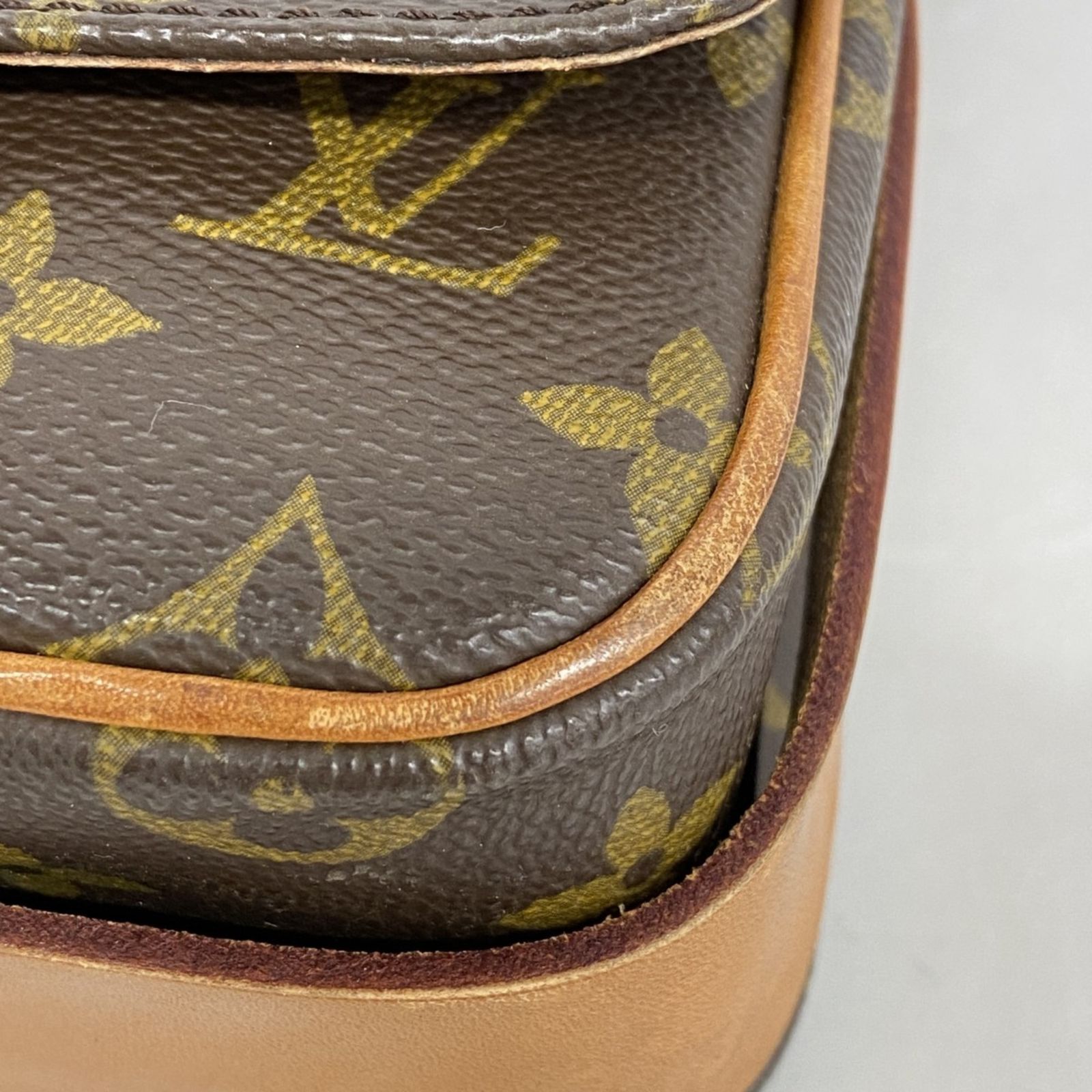 Vuitton ルイ