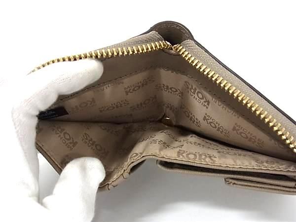 新品未使用　MICHAEL KORS　折り財布　ベージュ　小銭入れ MICHAEL KORS 二つ折り財布 ベージュ - メルカリ