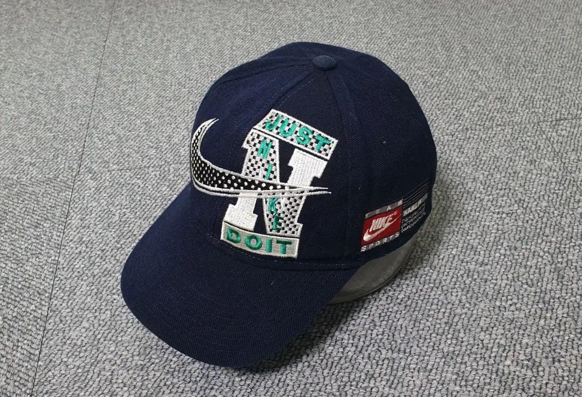 NIKE ナイキ 帽子